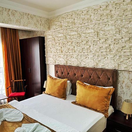 Rose Suite & Hotel Бююкчекмедже Екстериор снимка