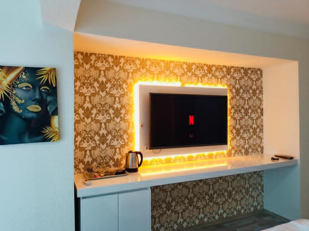 Rose Suite & Hotel Бююкчекмедже Екстериор снимка