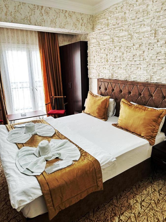 Rose Suite & Hotel Бююкчекмедже Екстериор снимка