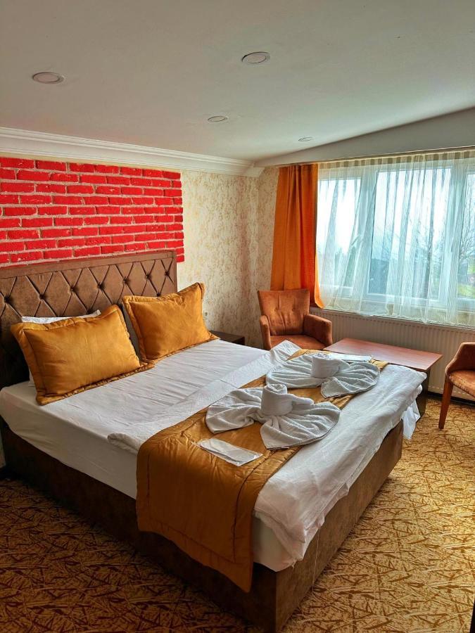 Rose Suite & Hotel Бююкчекмедже Екстериор снимка